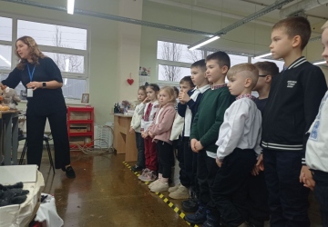 Екскурсія у світ виробництва іграшки