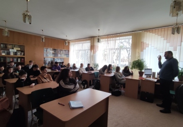 Правова просвіта: зустріч 8-А класу з адвокатом