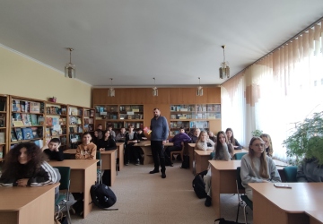 Правова просвіта: зустріч 8-А класу з адвокатом