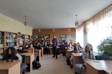 Правова просвіта: зустріч 8-А класу з адвокатом