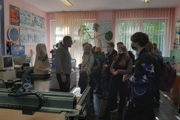 Екскурсія у проєктно-конструкторську лабораторію сучасних технологій ЛНТУ