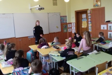 Зустріч з працівником служби поліції на тему "Твоя безпека-10правил"