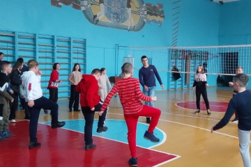 Урок фізкультури в 6-Г від чемпіона України зі змішаних єдиноборств Луки Шевчука