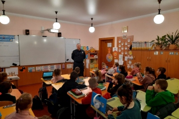 Зустріч учнів 2-А  класу із майором поліції