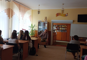 Зустріч учнів 9-В з військовослужбовцем Євгеном Сивоплясом