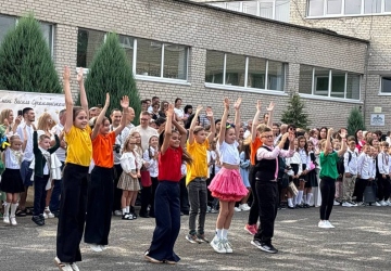 Ліцей – це радісна країна, у нім дитинство золоте! 