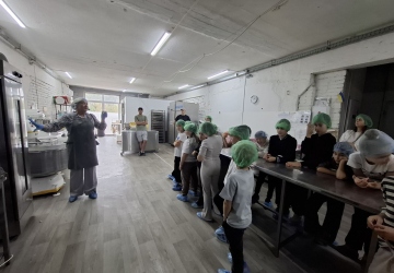 Екскyрсія в пекарню «Стyдію хліба» 4-Б класy