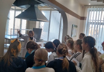 Екскурсія в їдальню