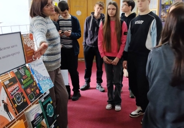 Практичне заняття з інформатики у Волинській обласній бібліотеці для юнацтва