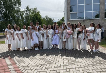 Останній дзвоник кличе у розмай