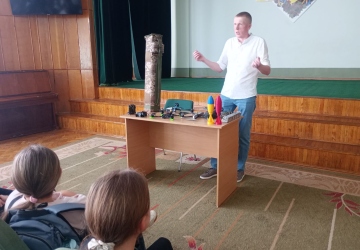 Винахідництво задля перемоги: у ліцеї відбулася зустріч із головою Спілки винахідників України Василем Цапюком
