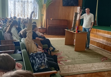 Винахідництво задля перемоги: у ліцеї відбулася зустріч із головою Спілки винахідників України Василем Цапюком