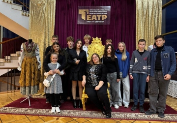 Культпохід у драмтеатр