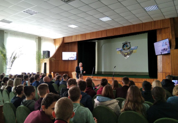 Зустріч старшокласників з Антоном Яловиком