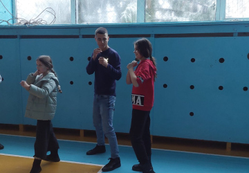 Урок фізкультури в 6-Г від чемпіона України зі змішаних єдиноборств Луки Шевчука