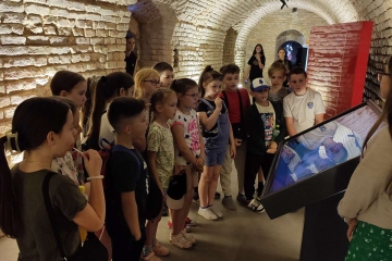 Екскyрсія 3-Д класy в Окольний замок