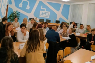 Родинне свято 11-А класу у форматі гри MindGame «Козацькому роду нема переводу»