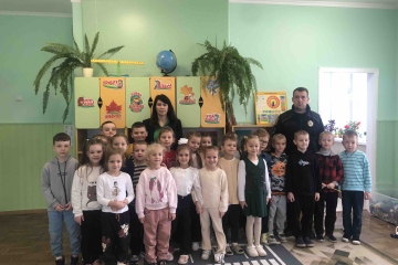 Зустріч учнів 1-В класу з представниками патрульної поліції