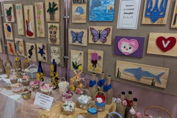 Юні рукодільниці, майстри та техніки демонструють свою творчість