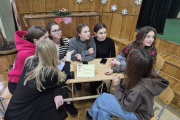 Новорічна гра для одинадцятикласників