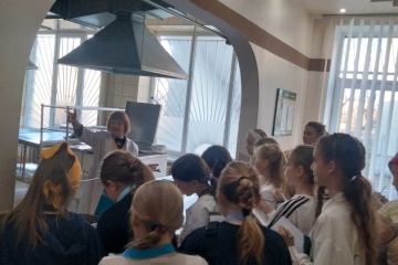 Екскурсія в їдальню