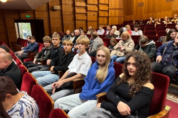 Культпохід у драмтеатр