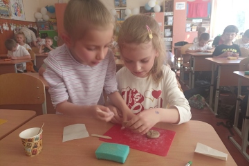 Виготовлення оберегів з глини